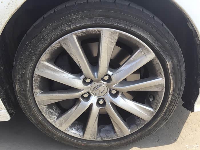 求安慰新车轮胎鼓包