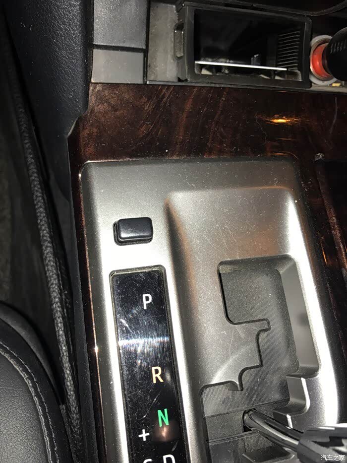 老哥们变速箱上面的这个按钮是干嘛的