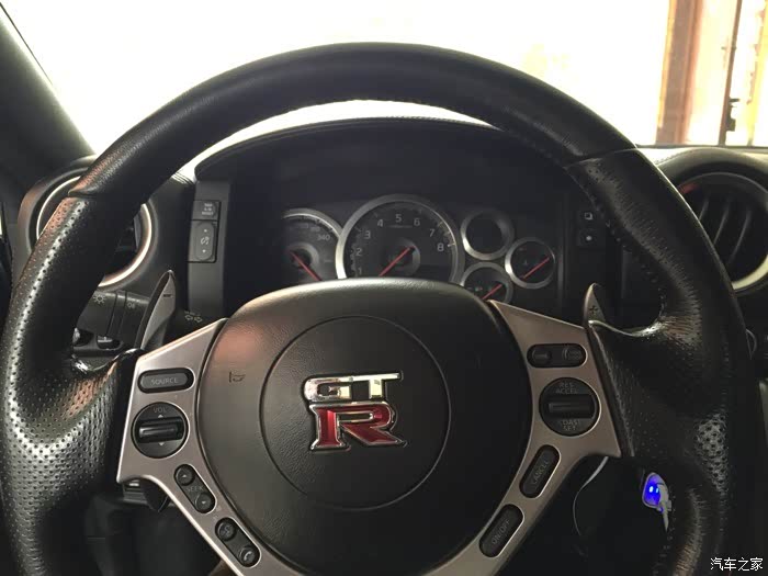 多功能方向盘还是很好用