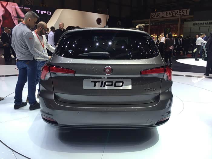 【图】【直播结束】捕捉汽车设计灵感 2016日内瓦车展全程直播_奔驰c