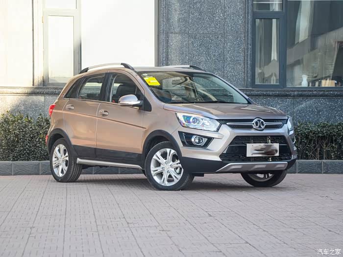 绅宝x25外观欣赏