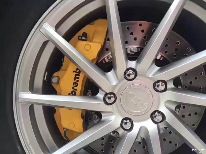 完美大霸王前brembo17z后brembof40