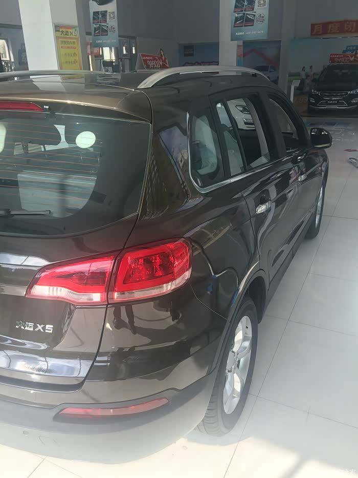 【图】棕色车,照片没拍好,但是颜色真显得高档啊_大迈x5论坛_汽车之家