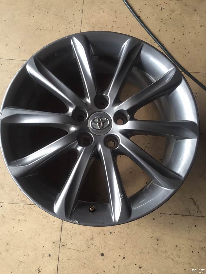 锐志原厂18轮毂