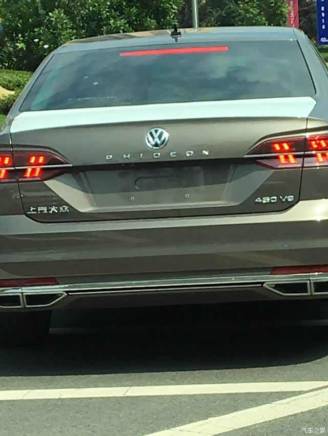 辉昂实车顶配多图