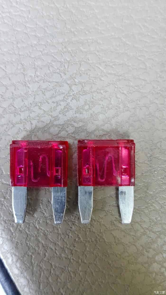 自己动手更换保险丝.