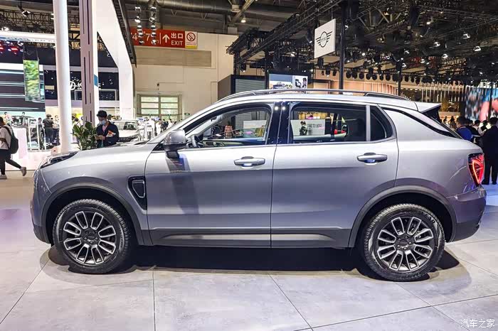 轻奢新享受 年轻化的2021款领克01