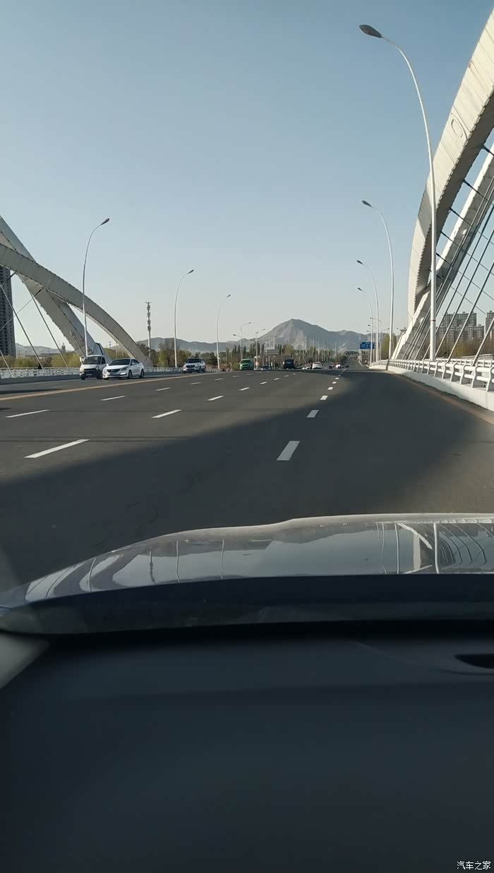 开车去城里撒欢却只能远远观看