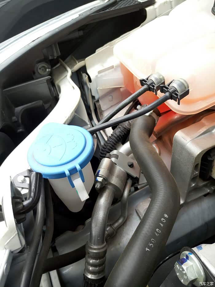 大家帮忙看下防冻液高低正常吗