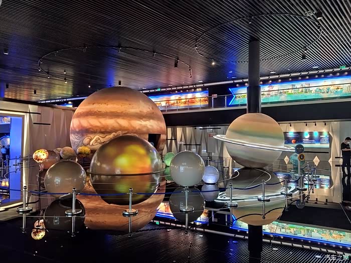 驾驶长安cs75游天文体验馆