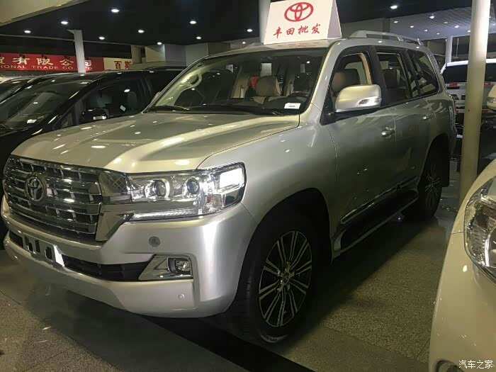 限量版银色兰德酷路泽第一眼就看中你了马上拿下