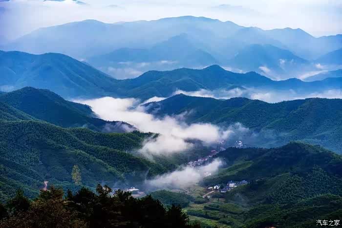 莫干山风景名胜区位于浙江省湖州市德清县,属天目山余脉,主峰塔山海拔