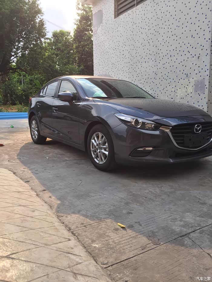 各位老哥有没有三厢的流星灰.我看怎么都是两厢的