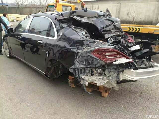 【图】s600大迈 被追尾_迈巴赫s级论坛_汽车之家论坛