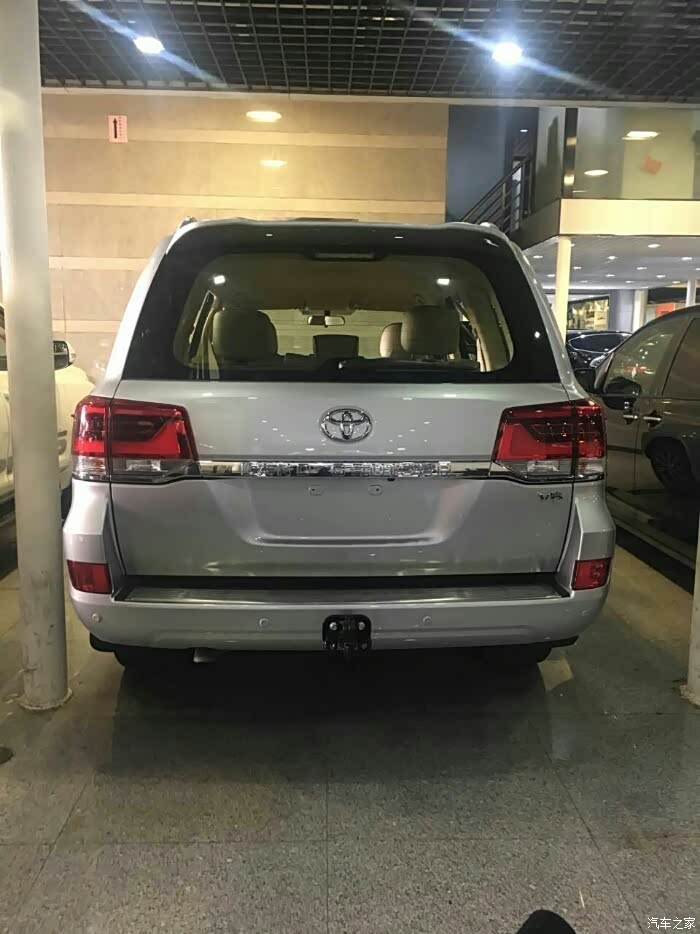 限量版银色兰德酷路泽第一眼就看中你了马上拿下