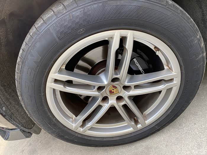 出售自用保时捷原厂19寸轮毂刚换新胎500公里不到