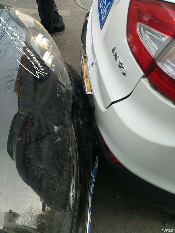 【图】三车追尾,我也是醉了_北京现代ix35论坛_汽车之家论坛