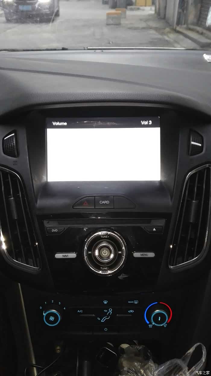 开拓者导航,早上手贱,看导航有哪些功能,点了下校屏就这样了,关了开开