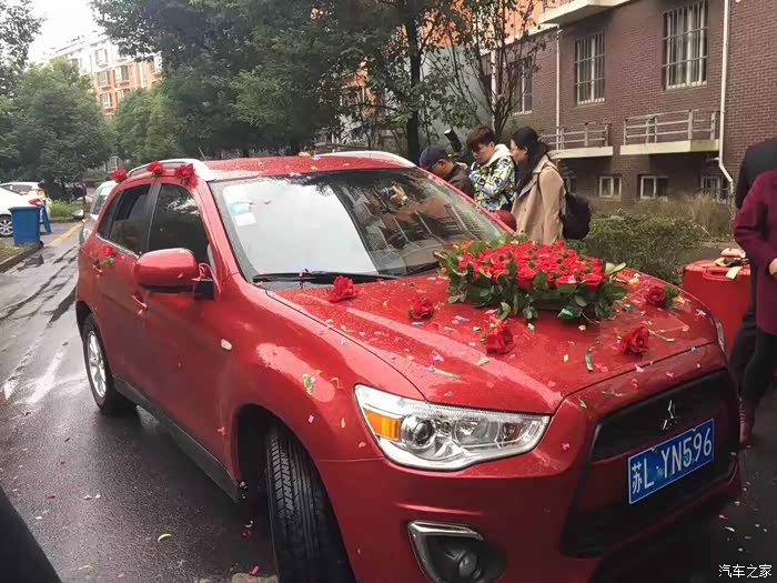 最有创意的婚礼别开生面的suv婚车车队平淡而美好