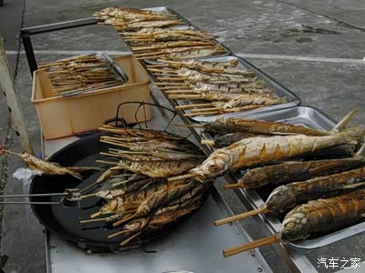 特别推荐东江烤鱼肉质细腻口感绝佳