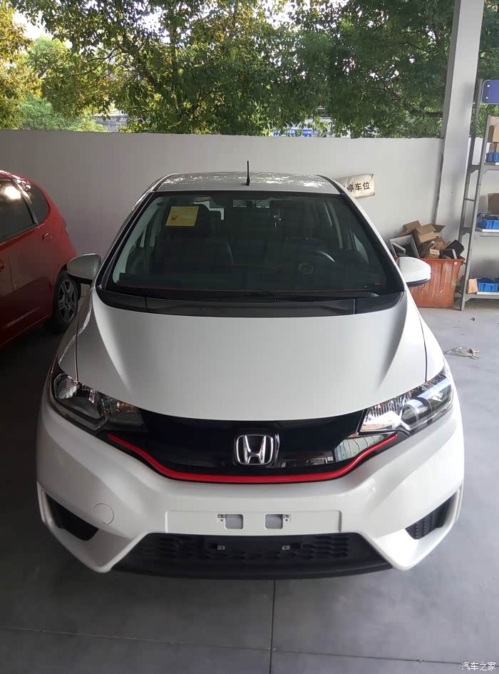 我是集科技与颜值于一身的飞度818塔夫绸白提车作业