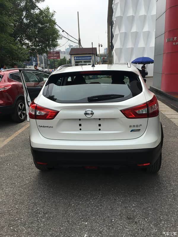 逍客白色豪华提车