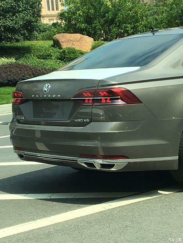 辉昂实车顶配多图