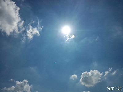 烈日炎炎的太阳图片