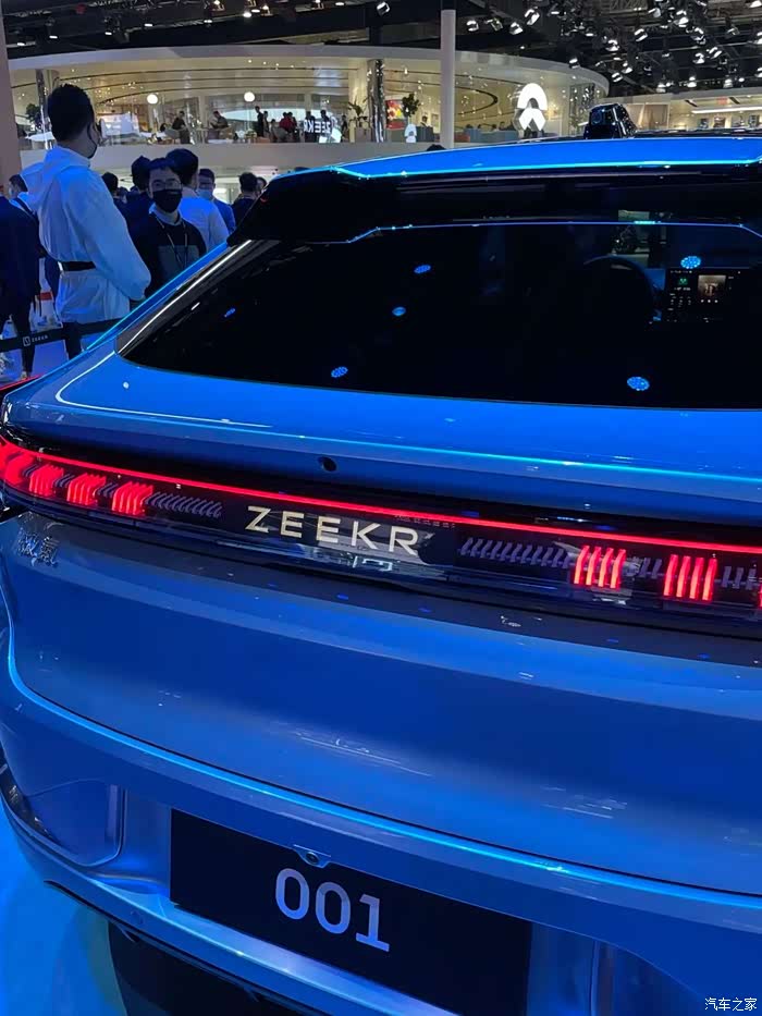 吉利的新能源品牌极氪第一款车极氪001车展亮相了