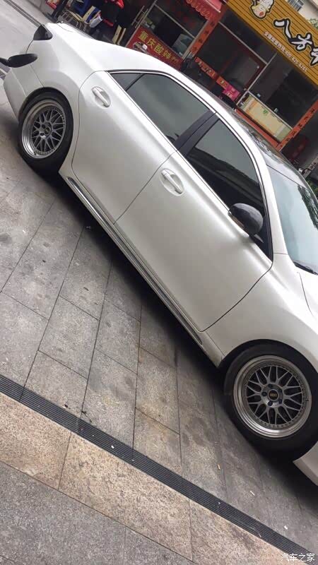 放一套锐志改装18寸轮毂