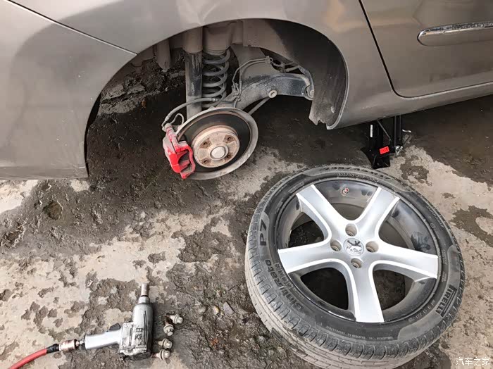 风炮伺候,效率杠杠的,分分钟卸掉轮胎
