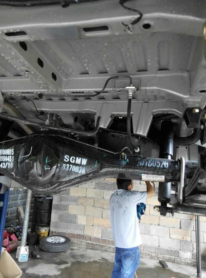 【图】新车作业地盘装甲一起发._五菱荣光v论坛_汽车之家论坛