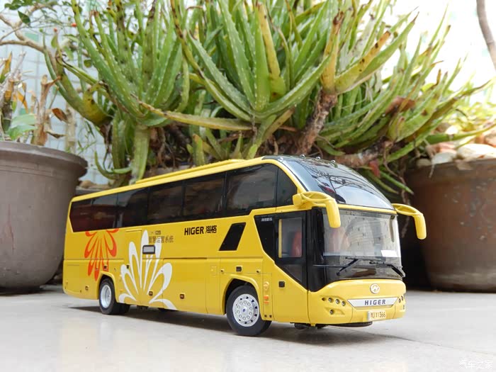 原创绝版模型142原厂黄色涂装海格klq6125a详拍