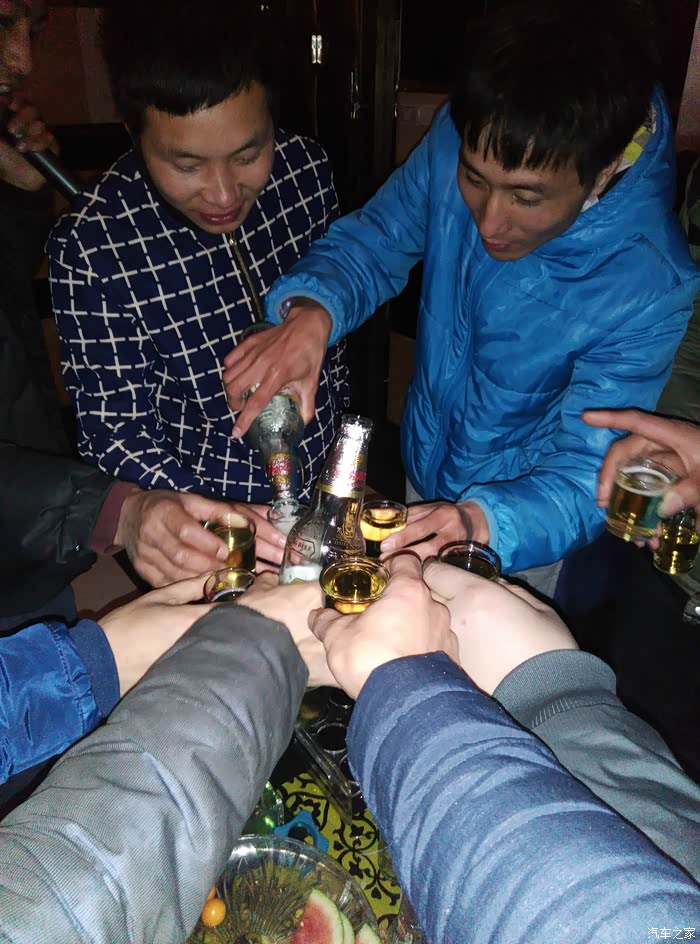 魂牵梦萦兄弟们一起其乐融融