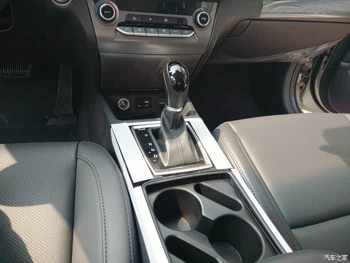 逃不出的魔咒前后八年2次定别的车最后都提现代