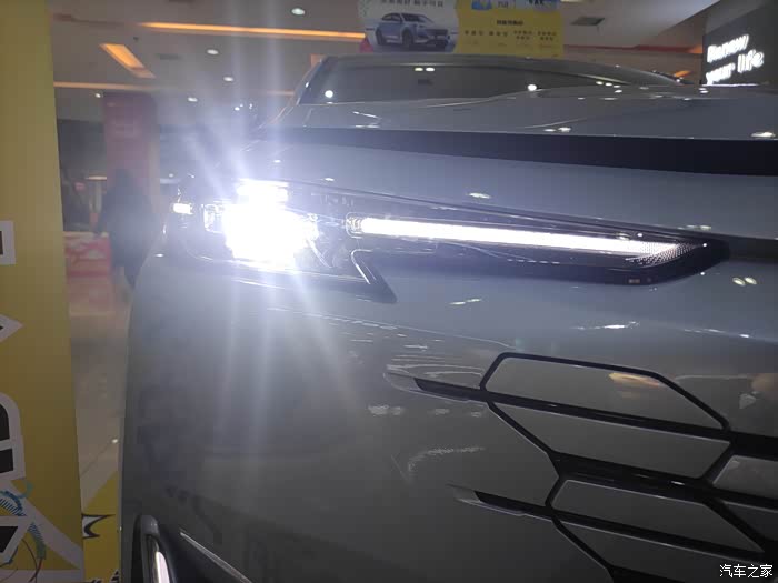 长安汽车unik灯做的越来越好看了