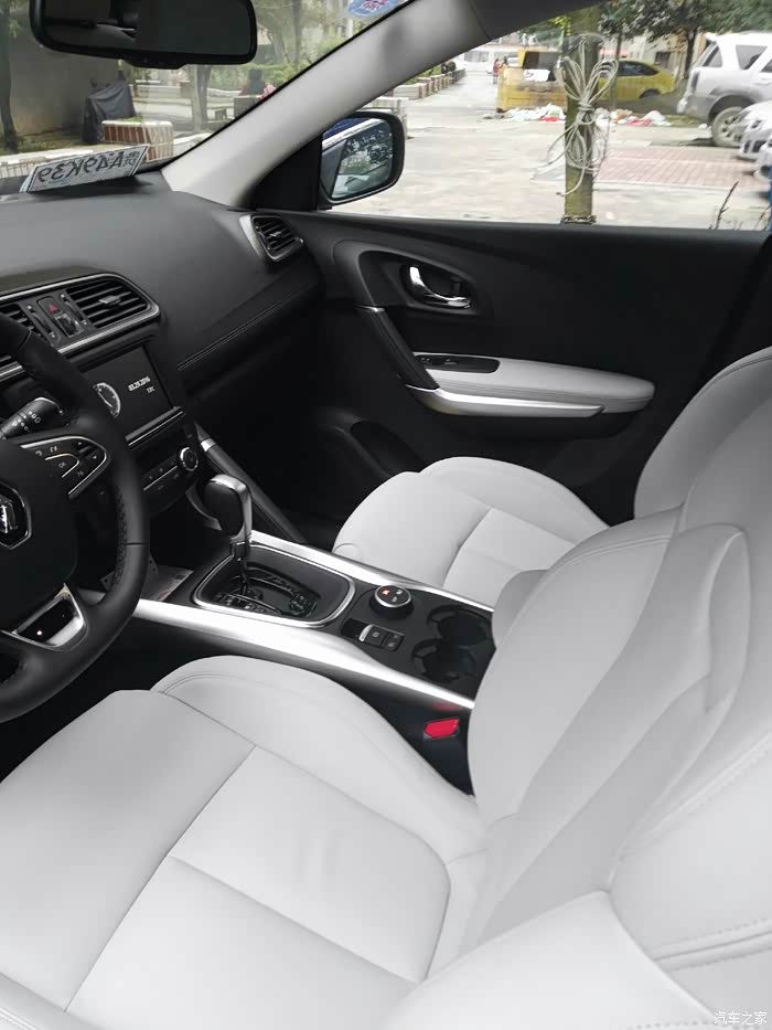 为挑战而来贵阳首提科雷嘉白色内饰