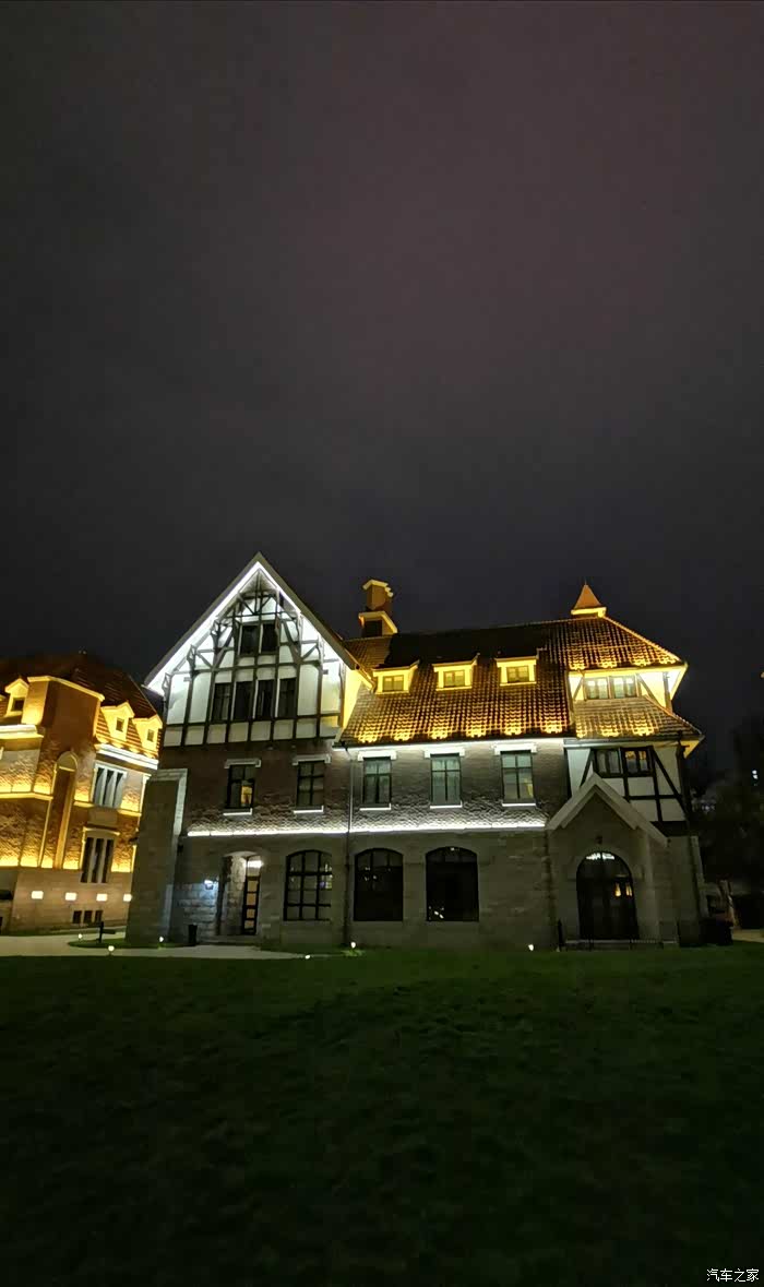 万物复苏送福利德式风情区夜景下