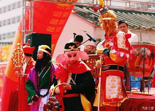 揭阳玉浦村万人豪车大聚会