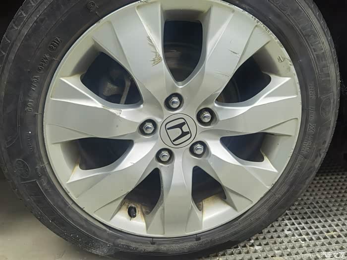 出八代雅阁17寸原车轮毂,4个