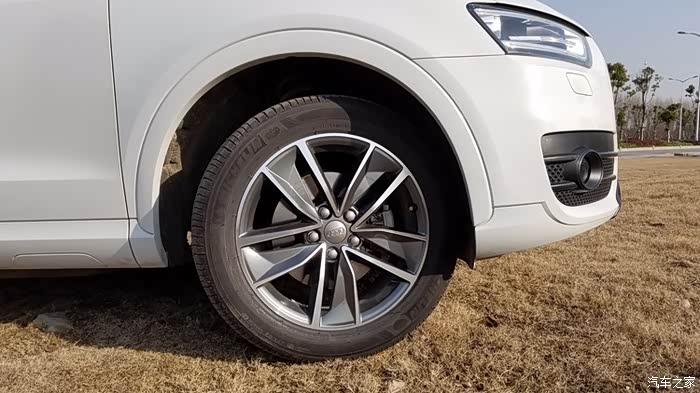 q3四驱技术换装18寸运动版轮毂