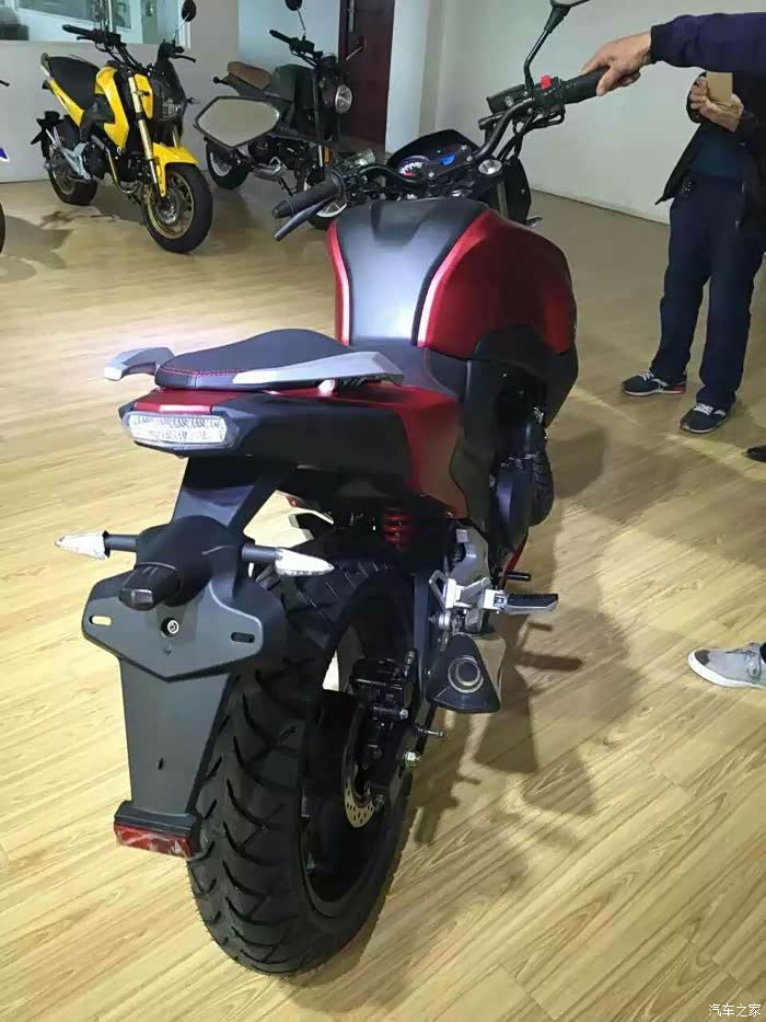 摩瑞mt400据说第一批120台已经出来了生产日期3