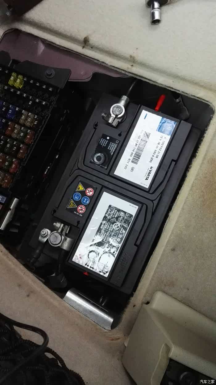 【图】换电瓶了._奔驰b级论坛_汽车之家论坛