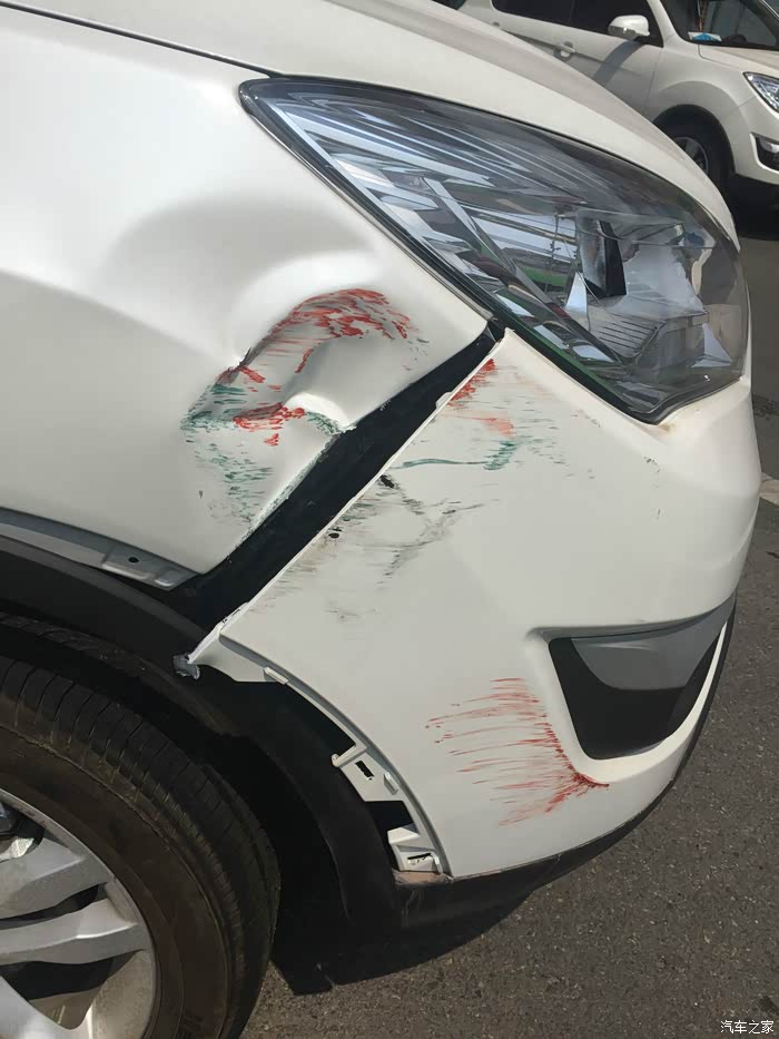 刚提车,完美碰撞,心碎!