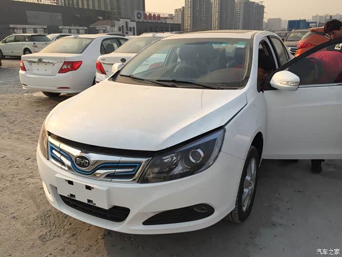 解读比亚迪e5纯电动汽车:续航256公里 进军北京市场