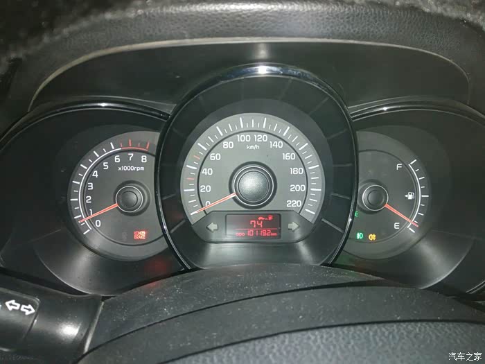 13款起亚k2仪表盘时间咋样调都是些显示什么的