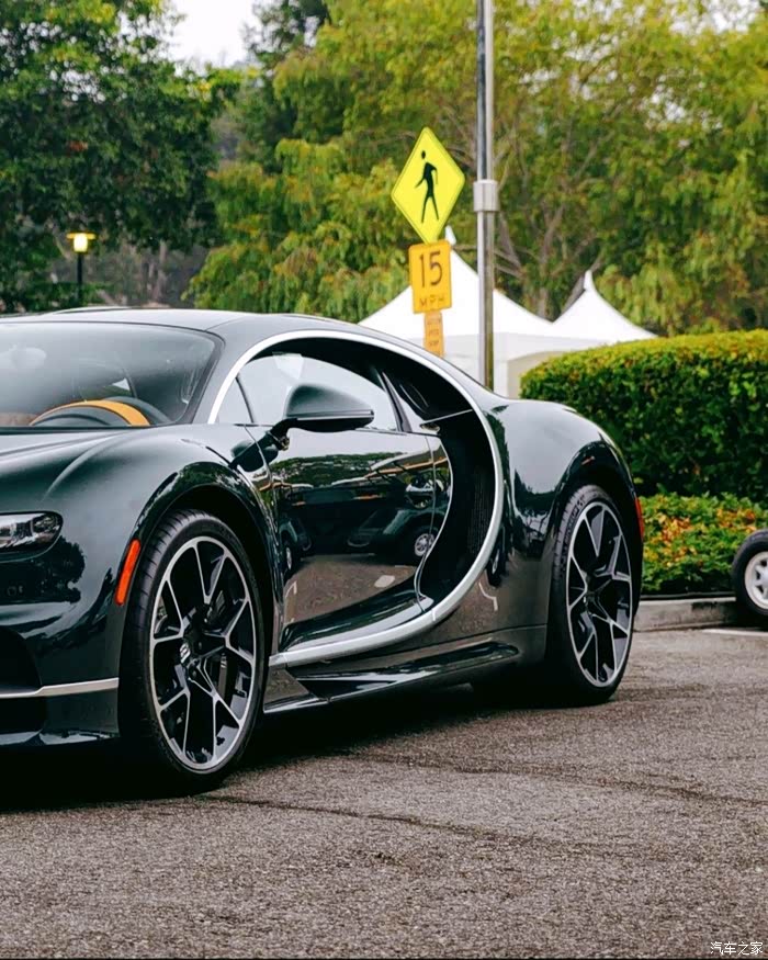 布加迪的帅气轿跑真不错.