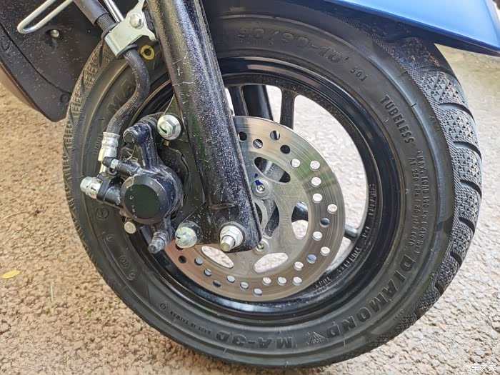 新提巧格i更换玛吉斯钻石将军半热熔轮胎