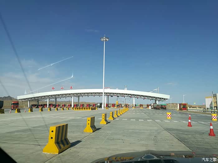 回复: 64 奔驰gls论坛 新疆自驾独游(上) 没走多远就到了收费站,过