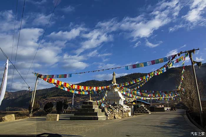 在川滇地图上画了一个圈,单车穿越香乡线(香格里拉-乡城县)